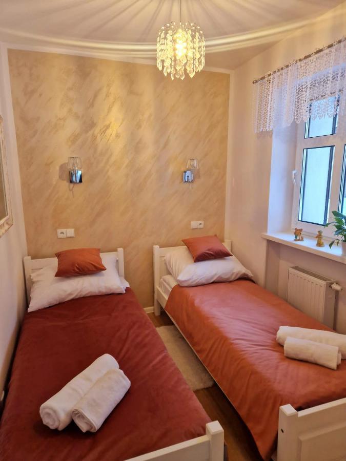 Apartament Przy Deptaku يلينيا غورا المظهر الخارجي الصورة