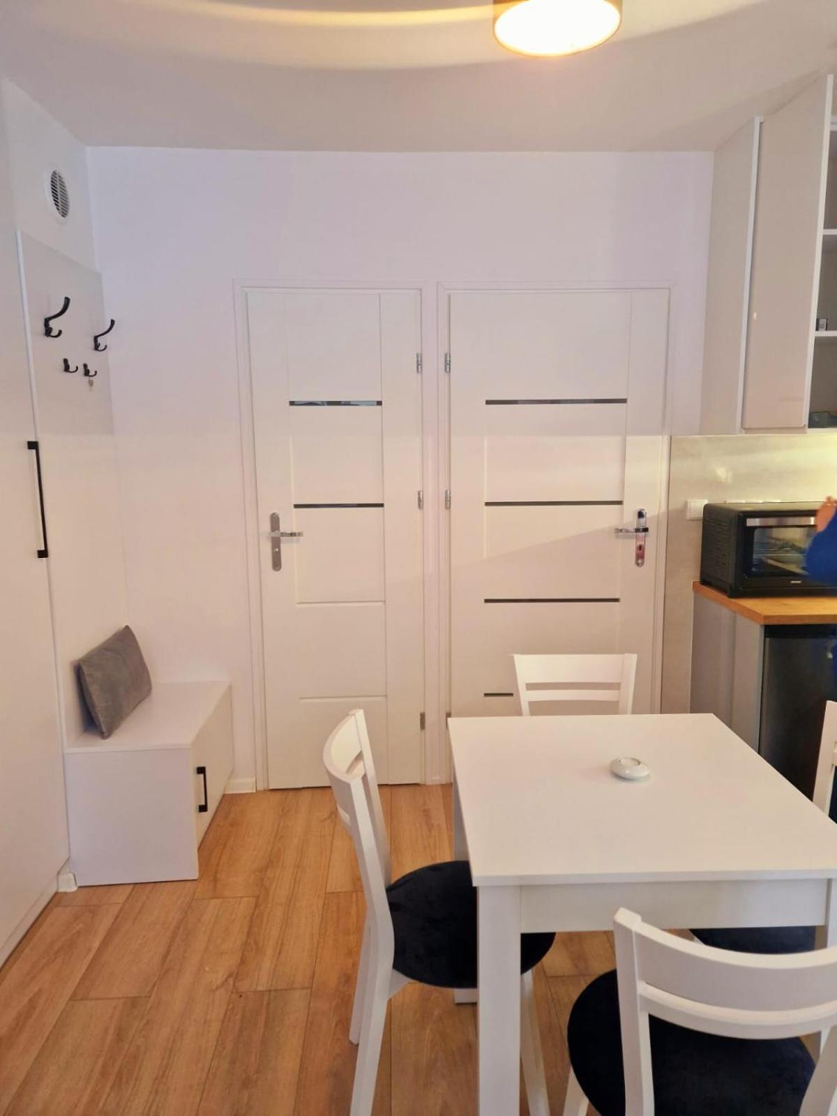 Apartament Przy Deptaku يلينيا غورا المظهر الخارجي الصورة