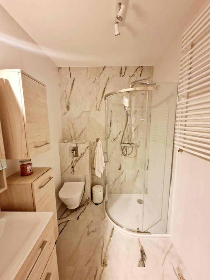 Apartament Przy Deptaku يلينيا غورا المظهر الخارجي الصورة